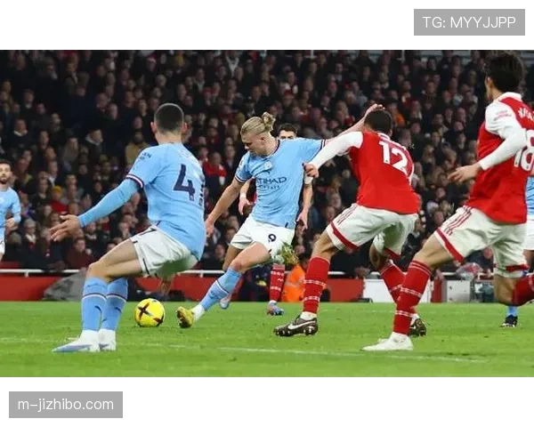 亚特兰大客场0-0逼平科莫，开场仅8分钟即少一人作战